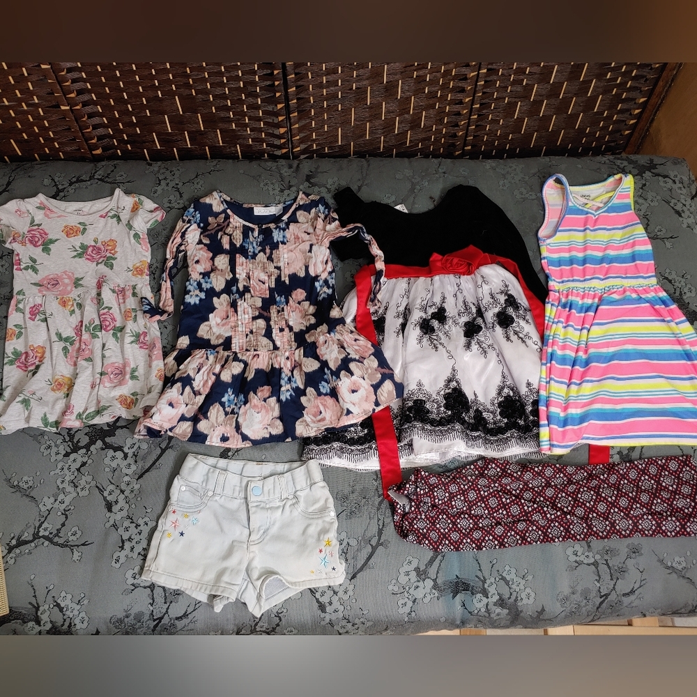 Girls 4t Lot Dresses / Bottoms Lite use - Never used